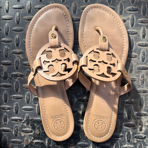 Tory Burch Tan Leather Sandals with Logo Cutout - Picture 2 of 11